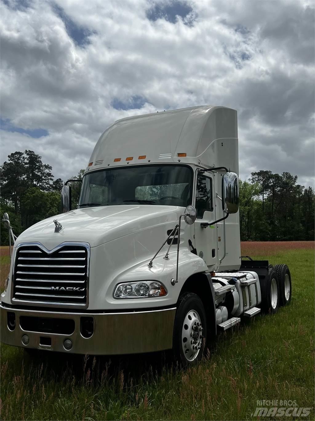 Mack CXU613 Tracteur routier
