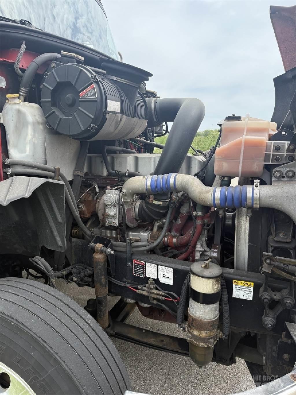 Mack CXU613 Tracteur routier
