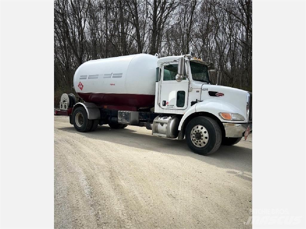 Peterbilt 335 Autre camion