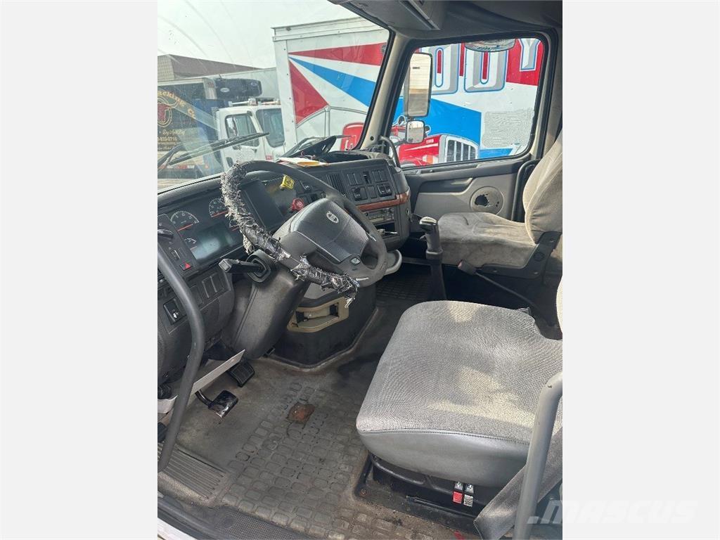 Volvo VNL Tracteur routier