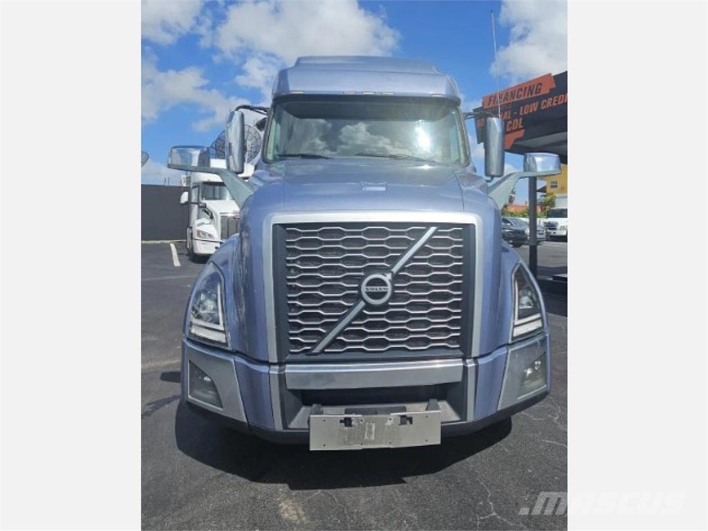 Volvo VNL64T760 Tracteur routier