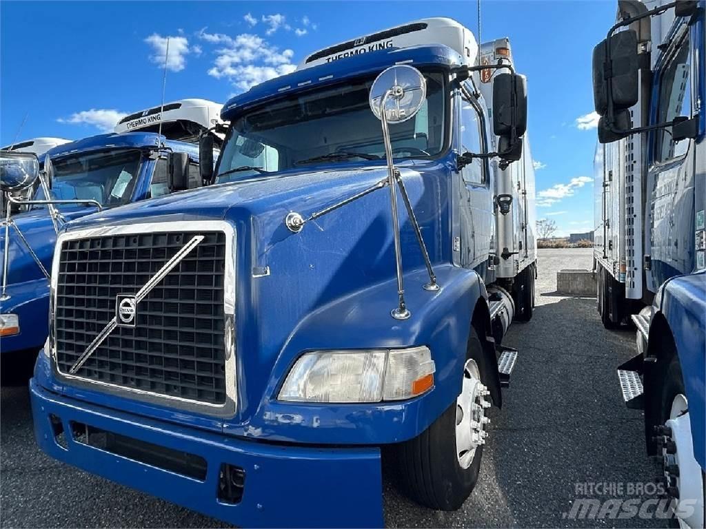 Volvo VNM64T200 Camion frigorifique