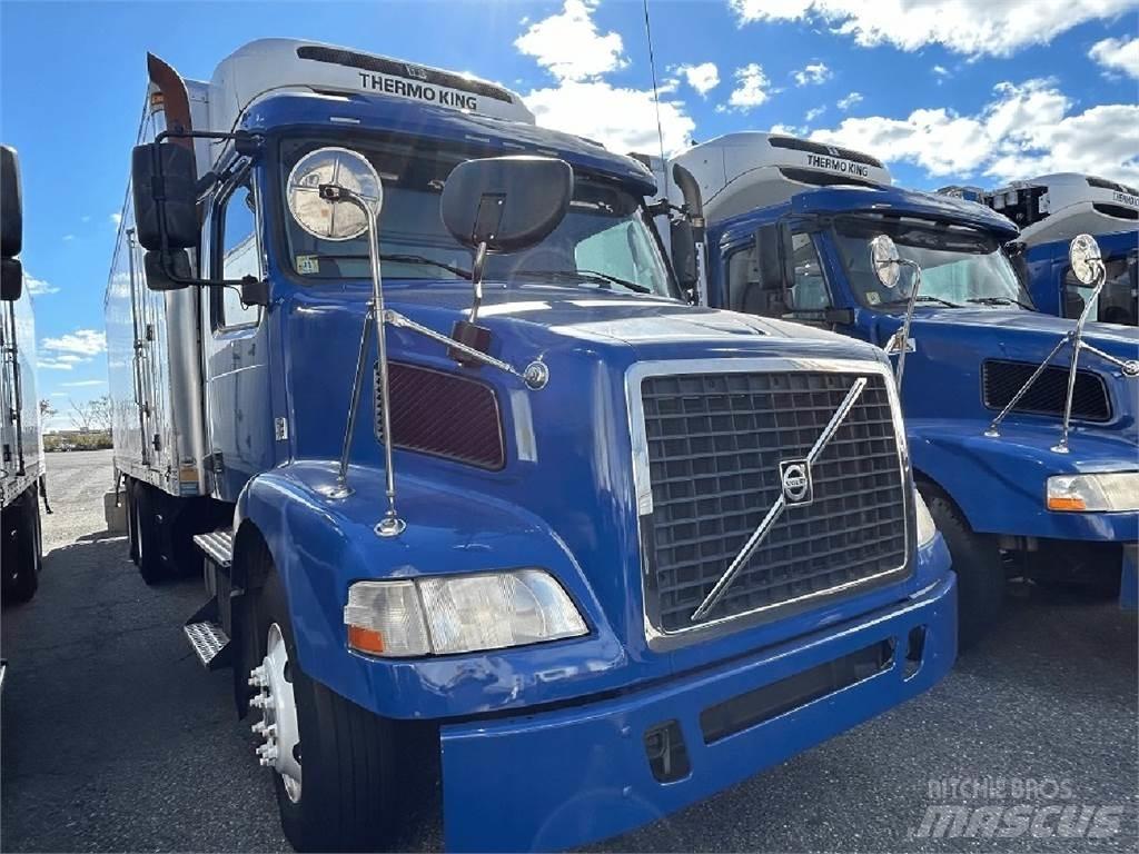 Volvo VNM64T200 Camion frigorifique