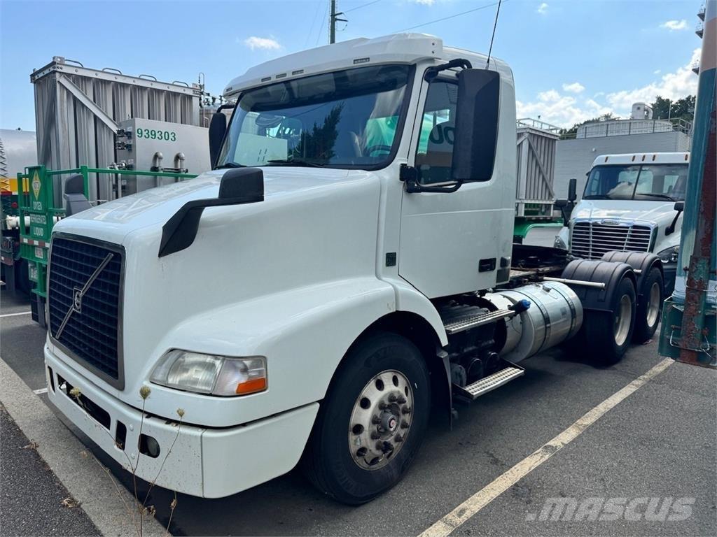 Volvo VNM64T200 Tracteur routier