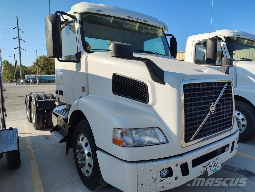 Volvo VNM64T200 Tracteur routier