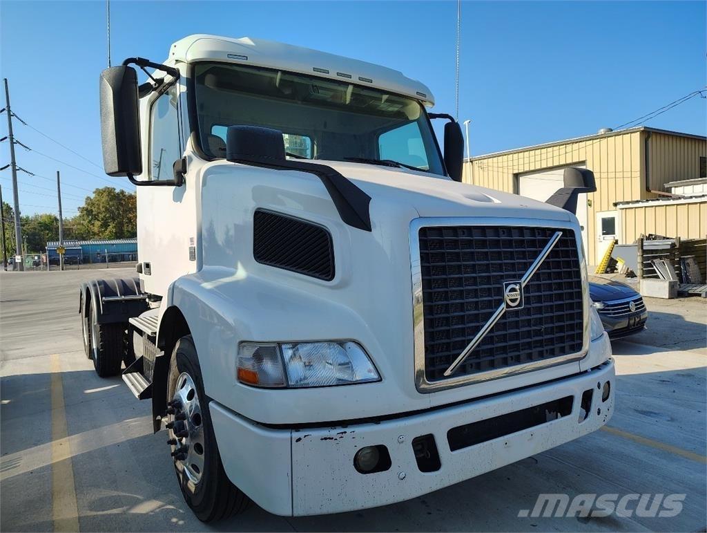Volvo VNM64T200 Tracteur routier