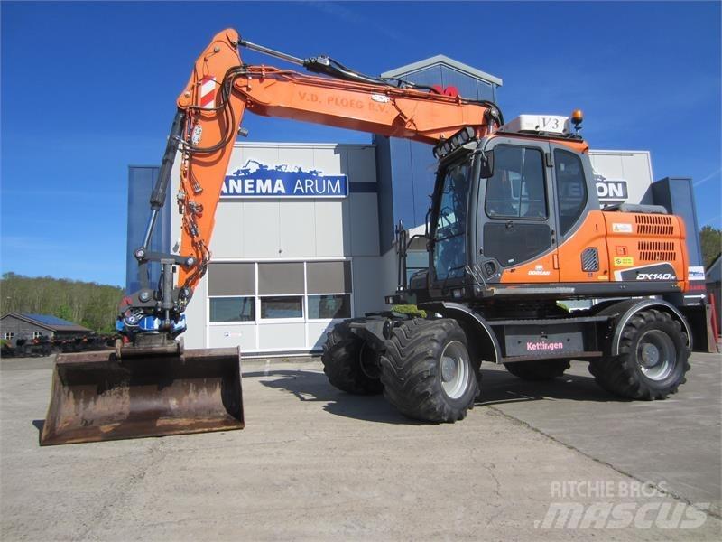 Doosan DX140W-3 Pelle sur pneus