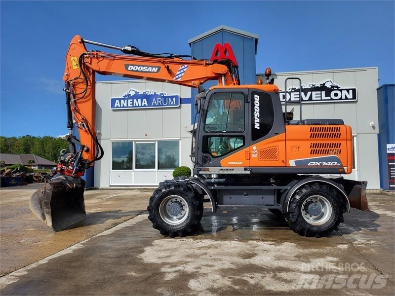 Doosan DX140W-5 Pelle sur pneus