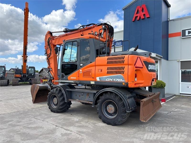 Doosan DX170W-5 Pelle sur pneus