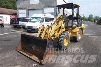 CAT 902 Chargeuse sur pneus