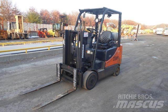 Doosan GC25P-5 Autres Chariots élévateurs