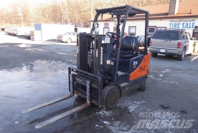 Doosan GC25P-5 Autres Chariots élévateurs