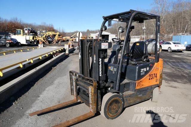 Doosan GC25P-5 Autres Chariots élévateurs