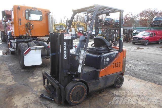 Doosan GC25P-5 Autres Chariots élévateurs