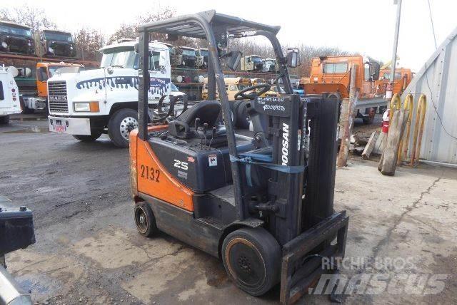 Doosan GC25P-5 Autres Chariots élévateurs