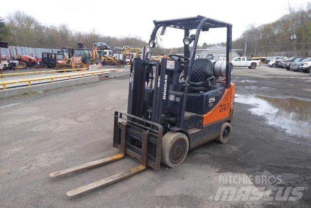 Doosan GC25P-5 Autres Chariots élévateurs