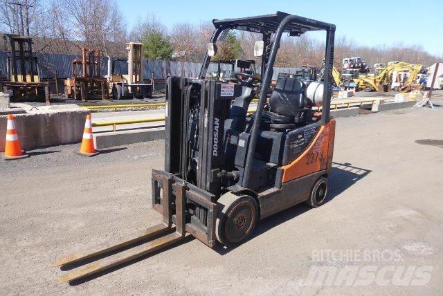 Doosan GC25P-5 Autres Chariots élévateurs