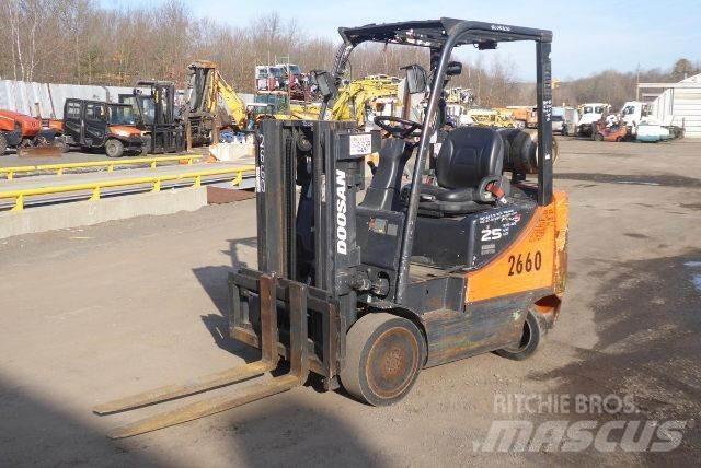 Doosan GC25P-5 Autres Chariots élévateurs