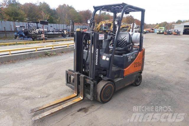Doosan GC25P-5 Autres Chariots élévateurs