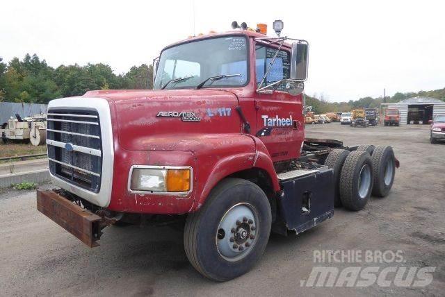 Ford L9000 Châssis cabine