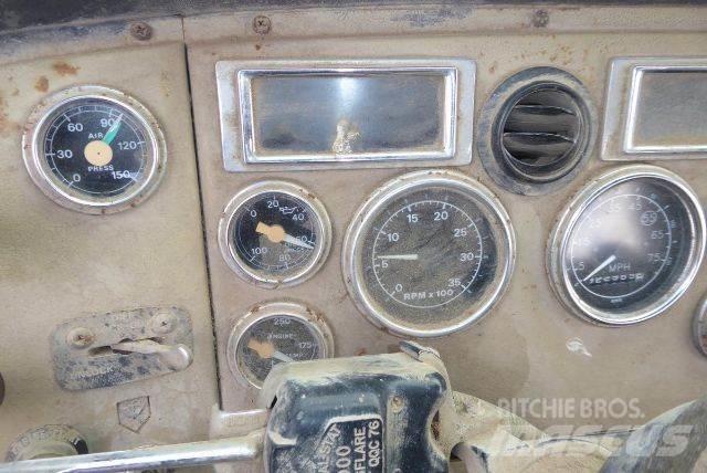 Ford L9000 Châssis cabine