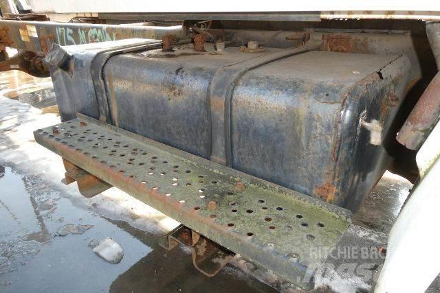 Hino 145 Châssis cabine