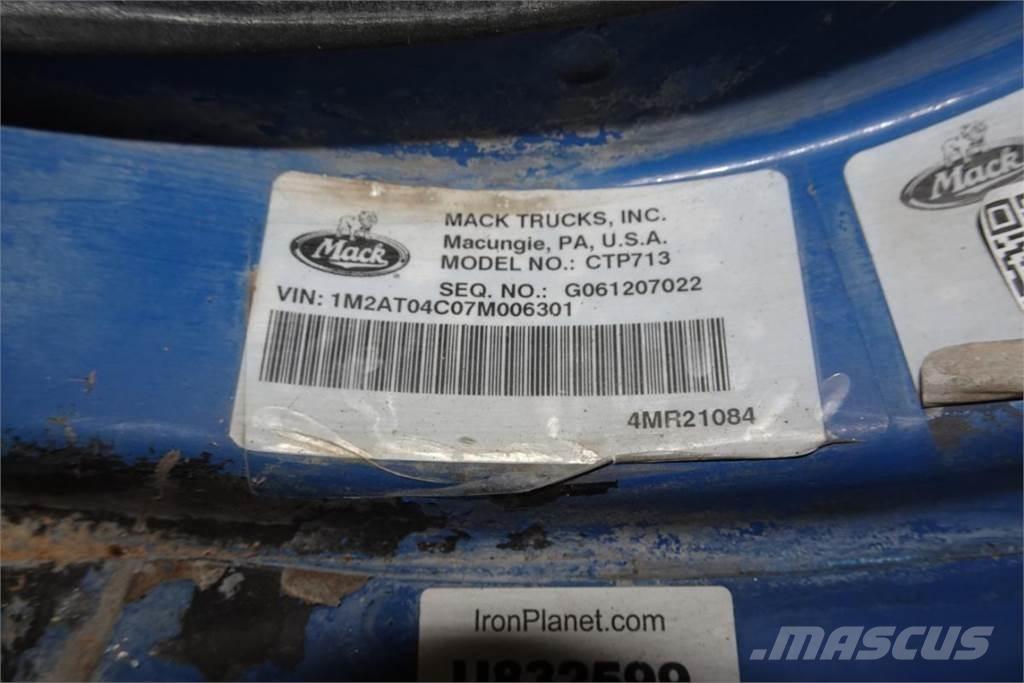 Mack CTP713 Camion malaxeur