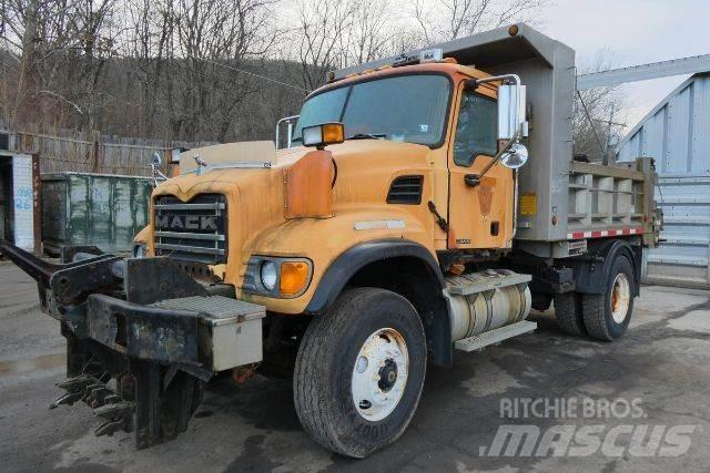 Mack CV712 Camion benne