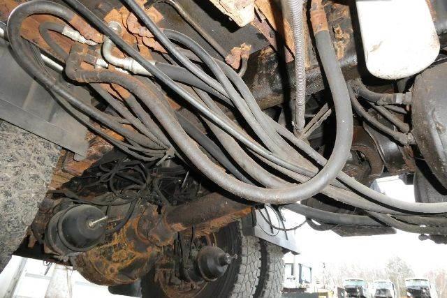 Mack CV712 Camion benne