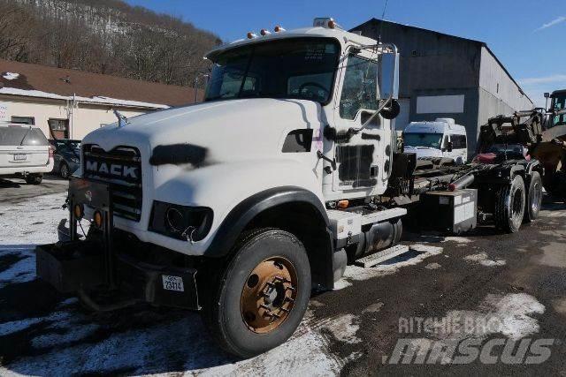 Mack CV713 Châssis cabine