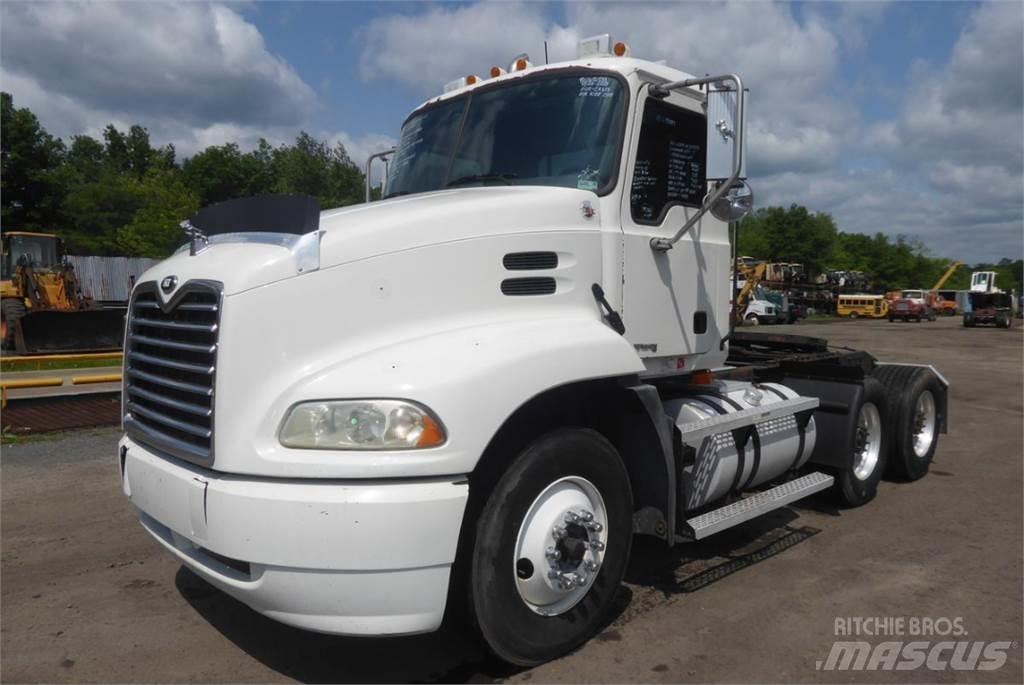 Mack CX613 Châssis cabine