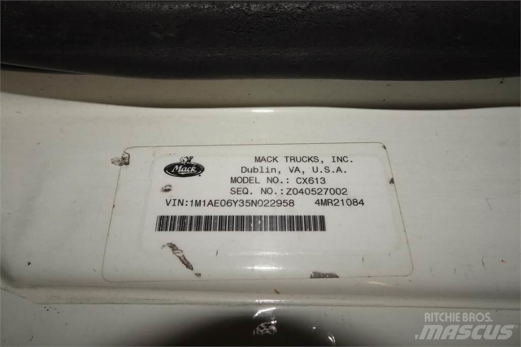 Mack CX613 Châssis cabine