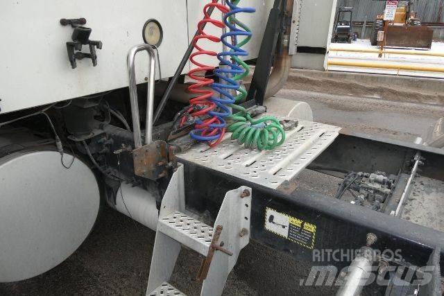Mack CXU613 Tracteur routier