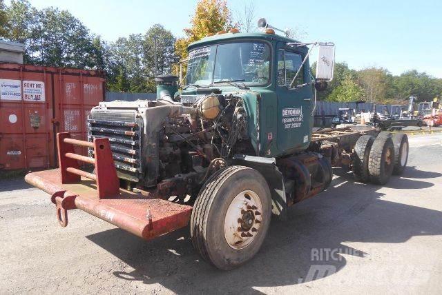 Mack RD688S Châssis cabine