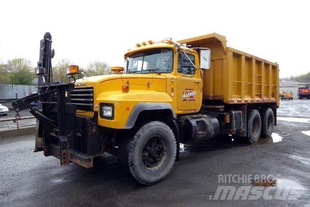 Mack RD690S Camion benne