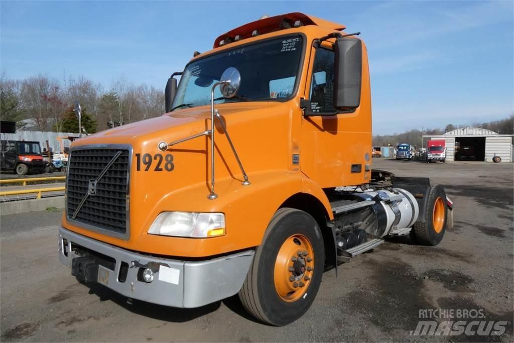 Volvo VNM42T Châssis cabine