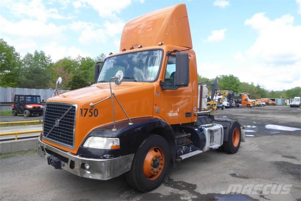 Volvo VNM42T Châssis cabine
