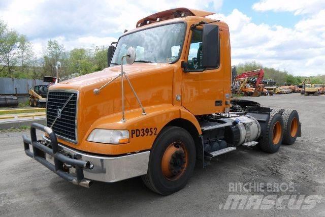 Volvo VNM64T Châssis cabine