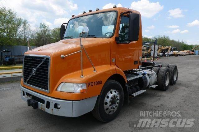 Volvo VNM64T Châssis cabine