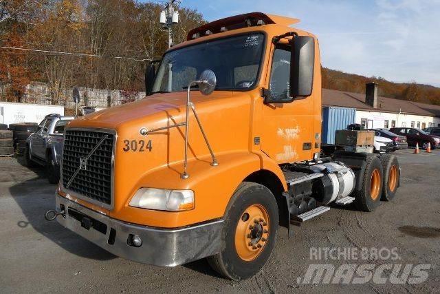 Volvo VNM64T Châssis cabine