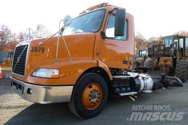 Volvo VNM64T Châssis cabine