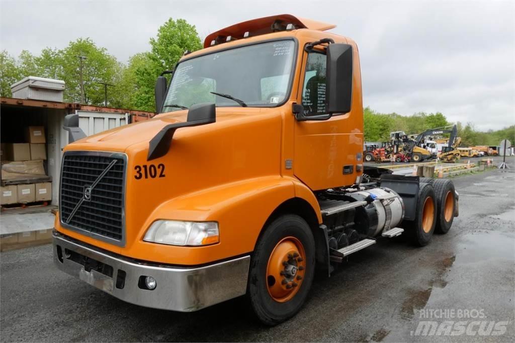 Volvo VNM64T Châssis cabine