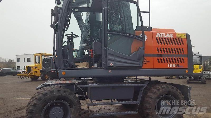 Atlas 150W Pelle sur pneus
