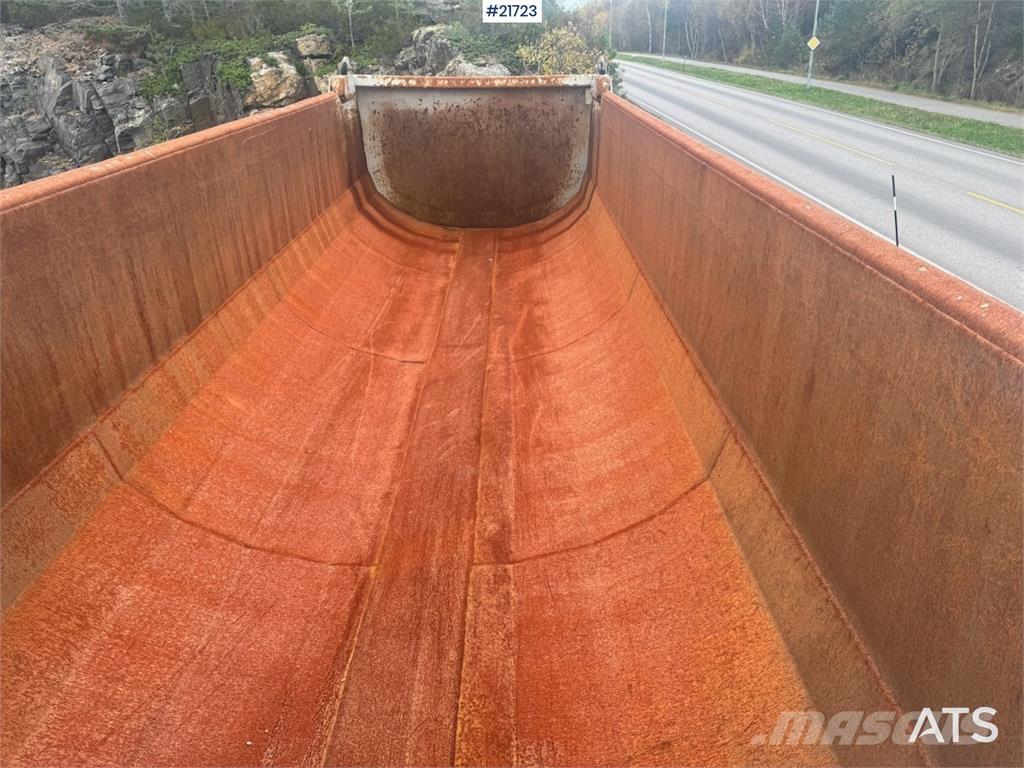 Carnehl Tippsemi. Benne semi remorque