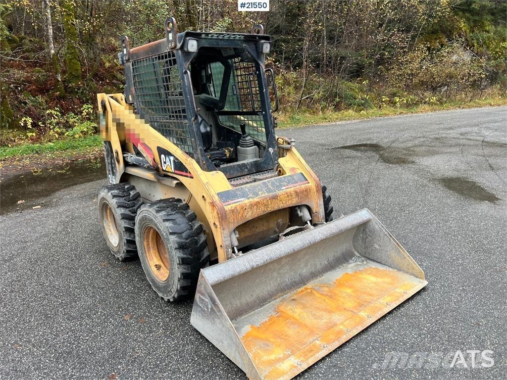 CAT 226 Chargeuse compacte