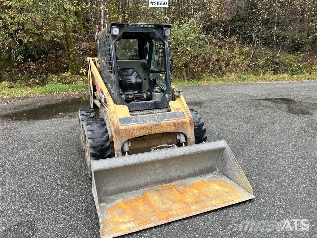 CAT 226 Chargeuse compacte
