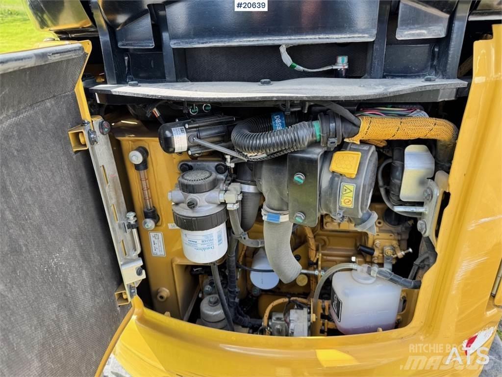 CAT 301.8 Pelle sur chenilles