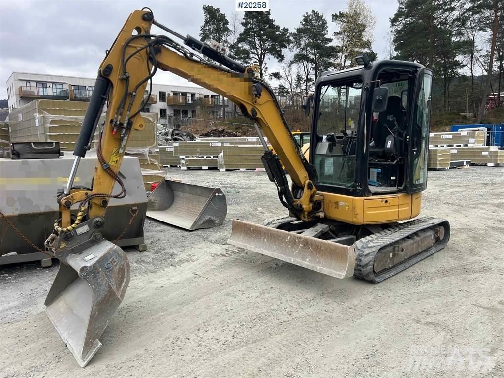 CAT 303.5ECR Pelle sur chenilles