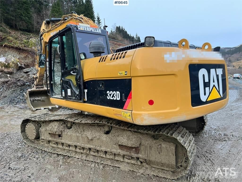 CAT 323D Pelle sur chenilles