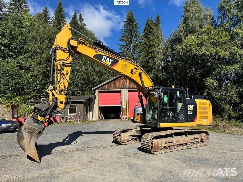 CAT 323FL Pelle sur chenilles